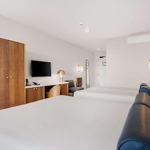 Zimmer mit Kingsize-Bett